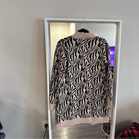Guess Madam Zebra Printed Tan Thick Long Cardigan - Picture 11 of 16